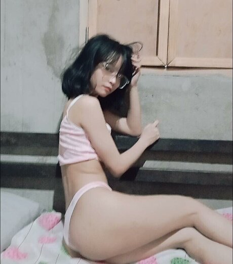 Shayri May Tagyamon exclusive actress picture