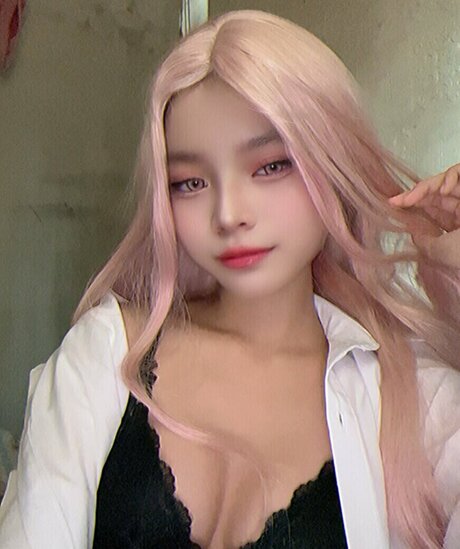 Shayri May Tagyamon naked model images