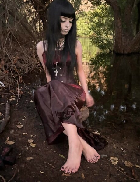 Madam Vampa pretty model img