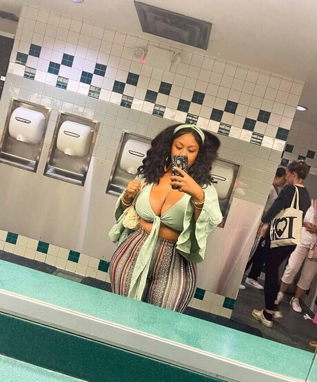 _Trillscott xxx actress image