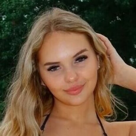 Anna Kewish model adult pic