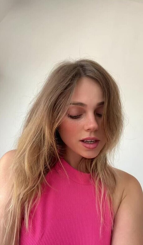 Velvet Tatti model free archive