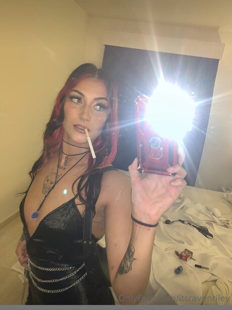 Itsravenriley adult actress image