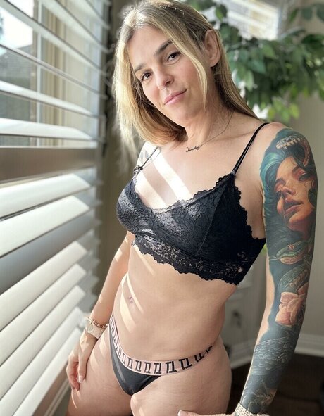 fat tits onlyfans naked pic