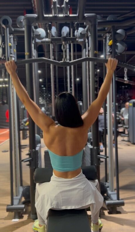 Ziyartist model naked pics