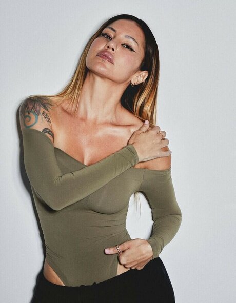 Deborah De Luca pretty actress galleries