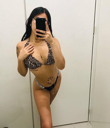 Glowww777 nude pornstar photo