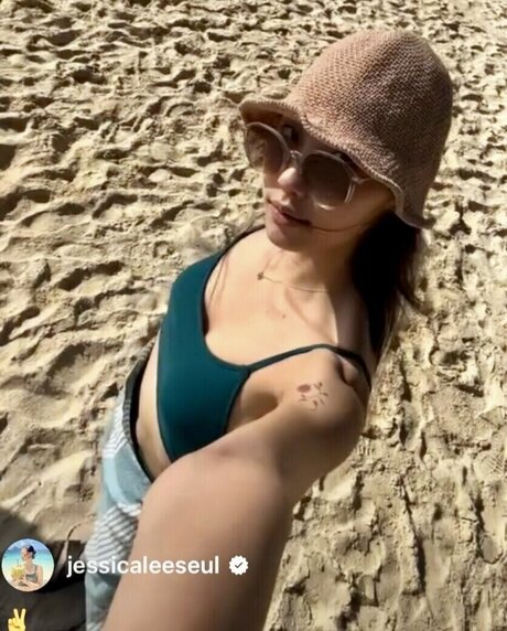 jennypetersonnn model gallery