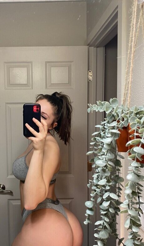 asian squirt onlyfans naked pics