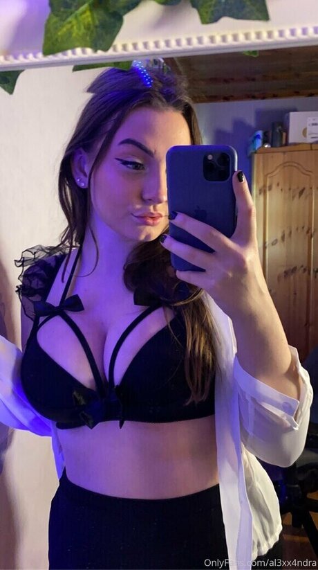 Al3xxandra model hot galleries