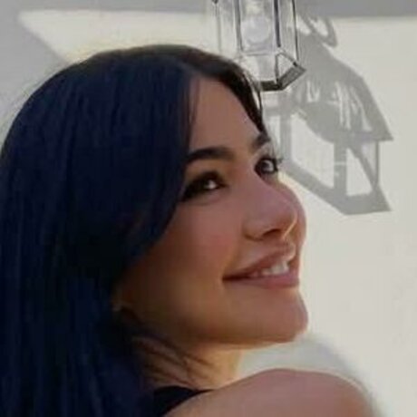 Sara Hesri perfect model images