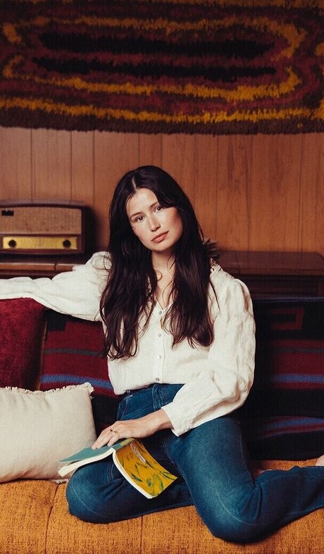 Delaney Rowe beautiful model image