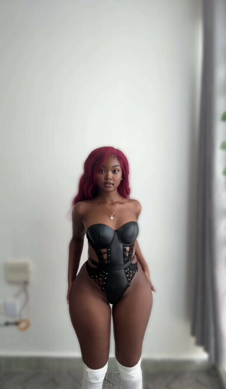 African Booty Meat star exclusive pic