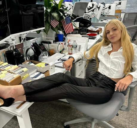 Kerry Carmody nice pornstar image