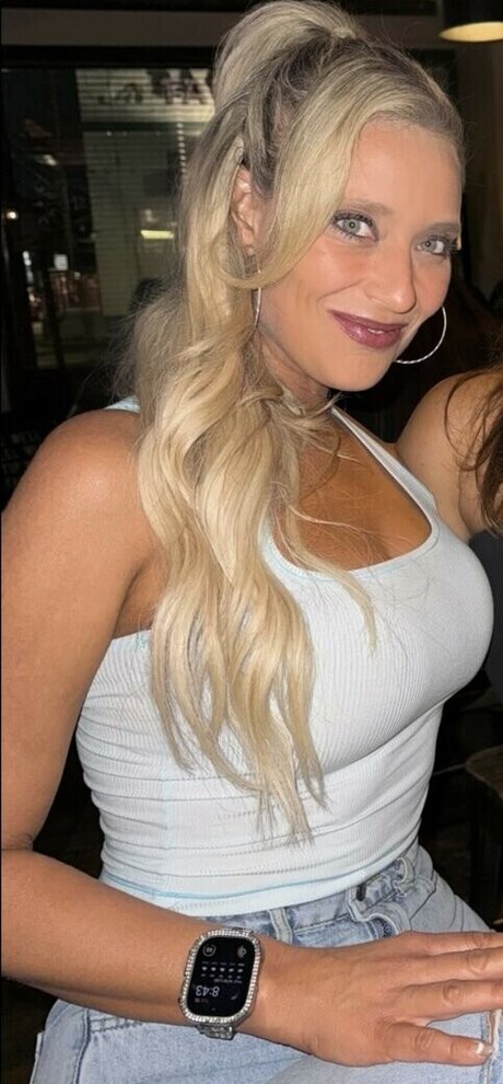 Tricia Whitaker art model archive