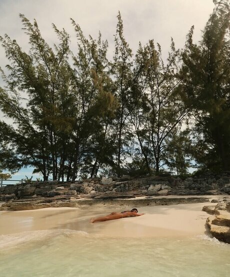 saggy milf onlyfans nude archive