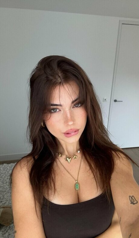 Zoeallyse top actress pictures