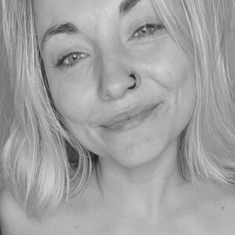 Nikki Sloan pornstar naked img