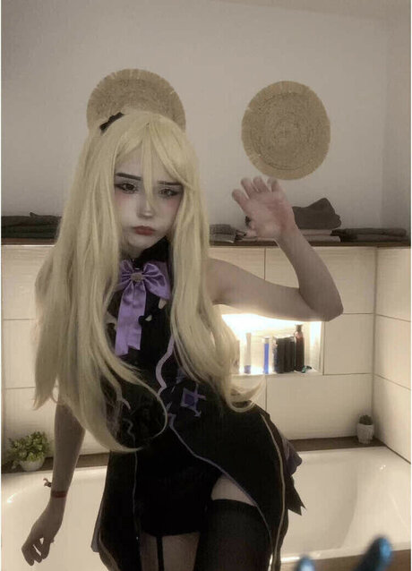 meinekatzeschmecktgut star nude image