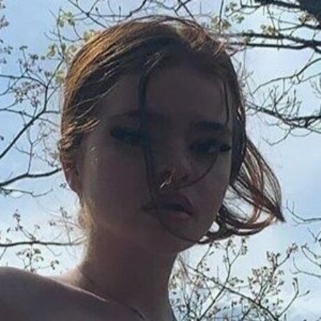 hopeweber model top picture