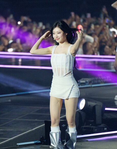 Chaeryeong model porn picture