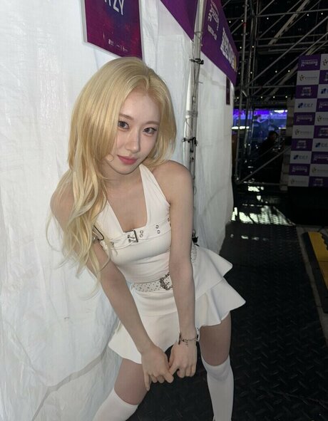 Chaeryeong erotic pornstar picture