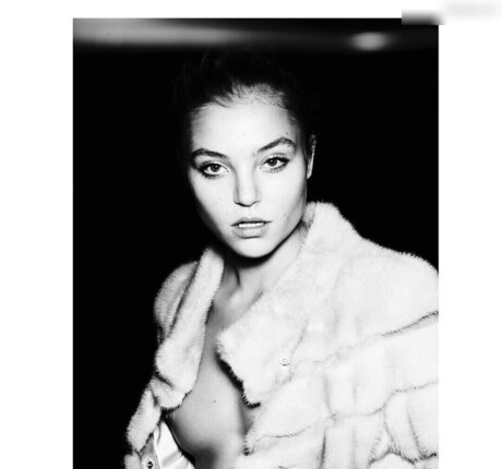 Rachel Hilbert hot star photos