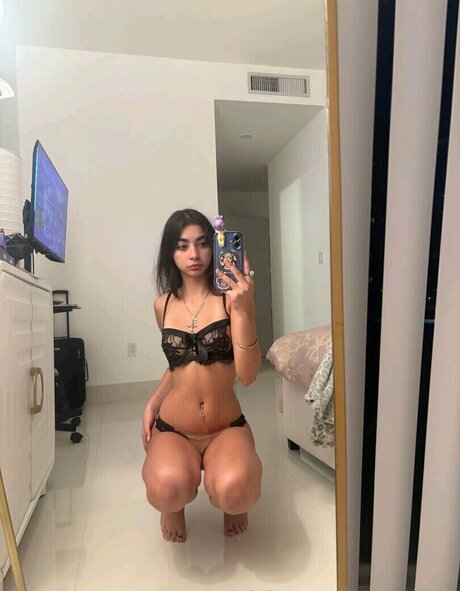 Tatiana Eliza naked model gallery