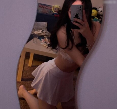 Leahbunnyy model art image