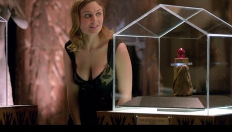 Emily Deschanel star nude pics