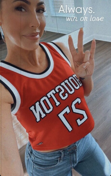 Robyn Fields star hot pics