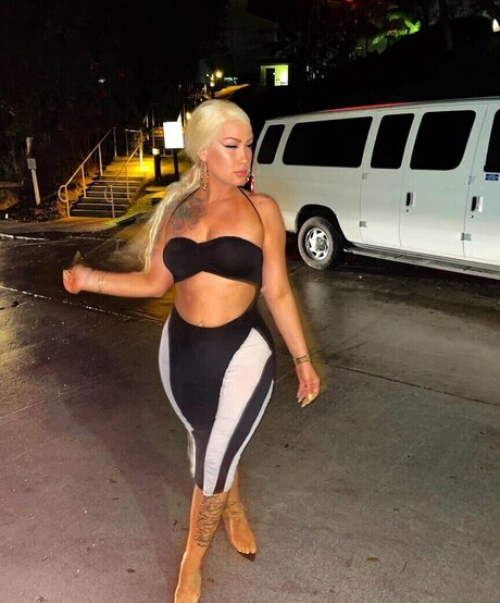 Amber Watkins star naked galleries