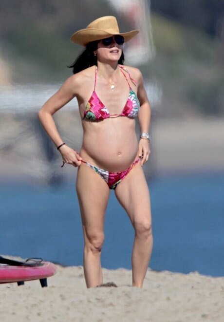 Selma Blair beautiful actress pics