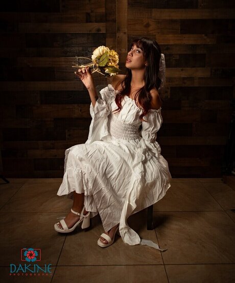 Salina Barajas erotic actress pics