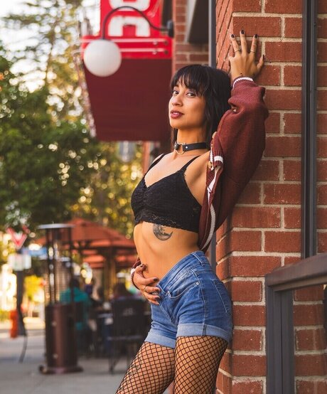 Salina Barajas hd actress photos