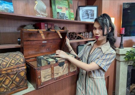 Bessy Q erotic star picture