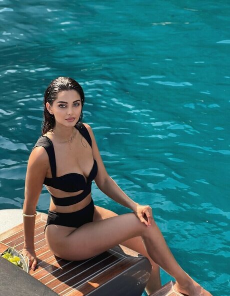 Mahlagha Jaberi free model archive