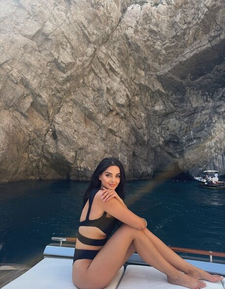 Mahlagha Jaberi naked star images