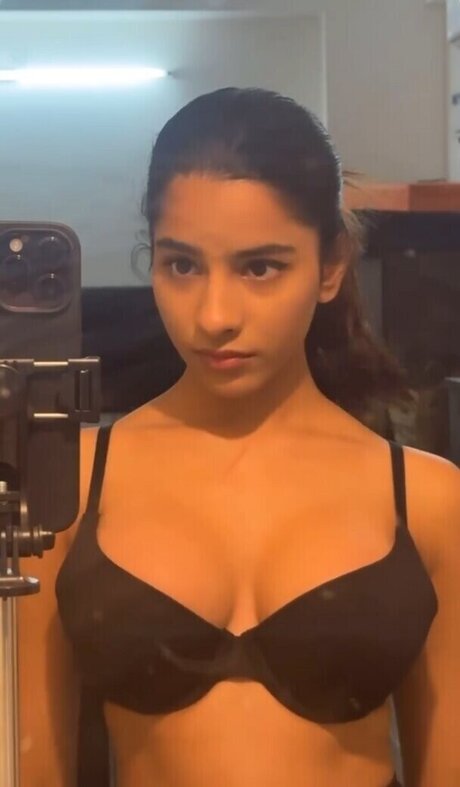 Aurora Sinclair pornstar adult gallery