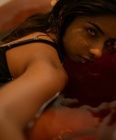 lesbian kissing onlyfans porno gallery