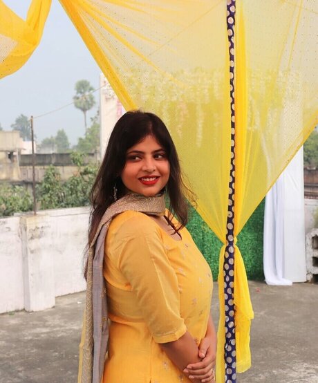 Tulika Snehil sexy actress photo