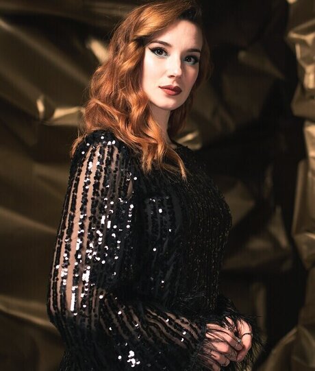 Aria Bedmar model top image