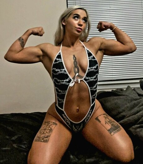 Ivy Malibu sexy actress images