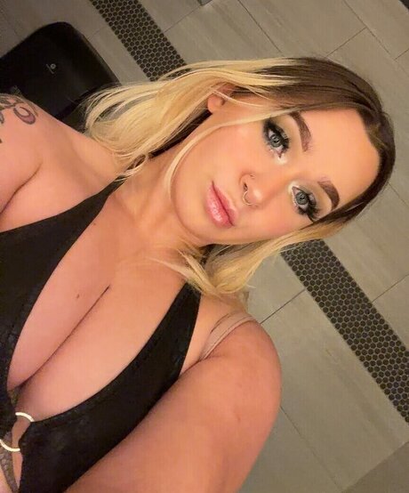 Ivy Malibu pornstar top img