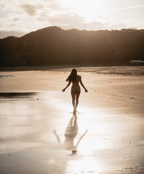 Alohalaia naked model photos