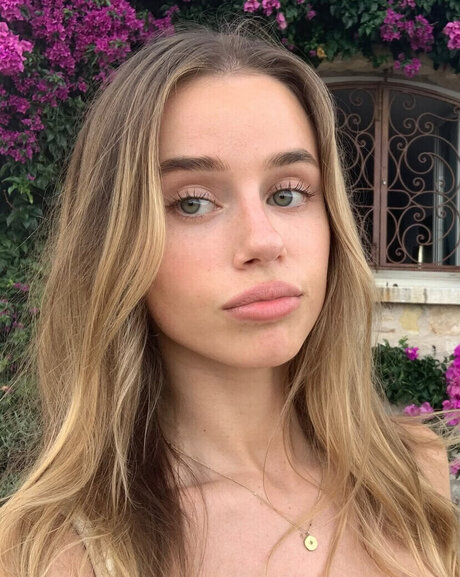 swimming pool onlyfans nudes photo