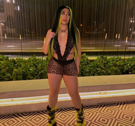 Lord Len model hot pic