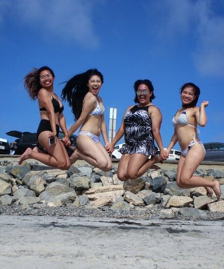 Allison Yellow star art gallery