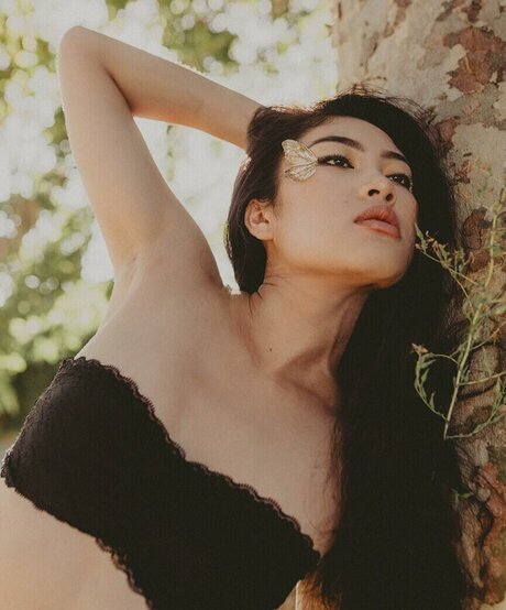 Allison Yellow model nudes img