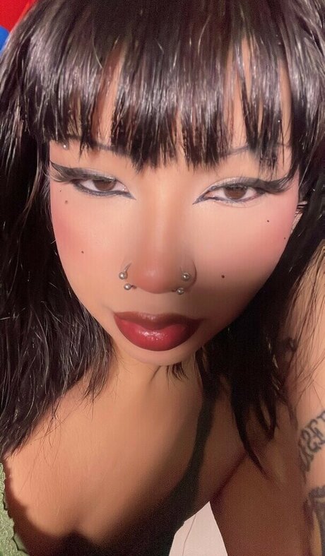 Sarynthia sex model image